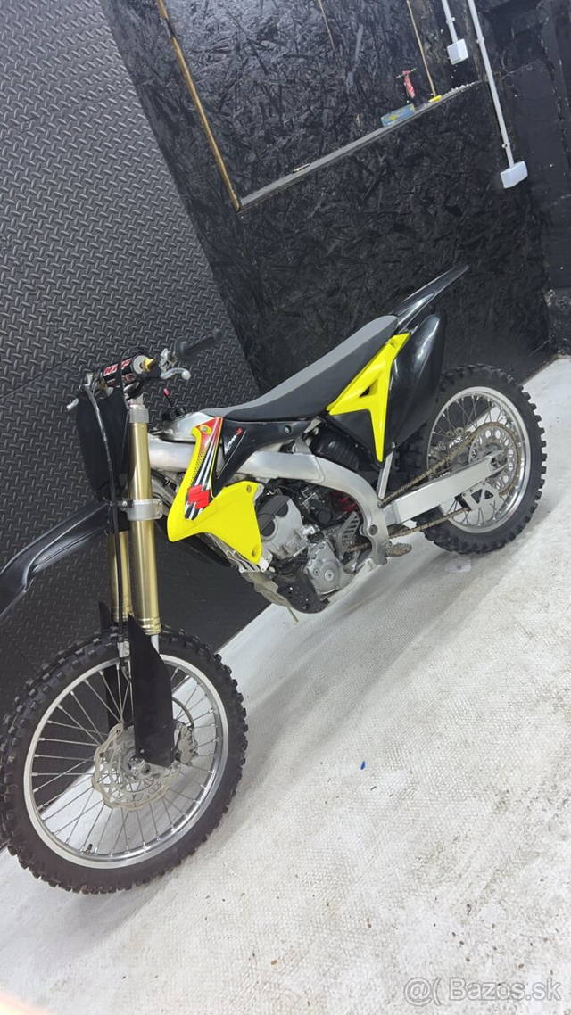SUZUKI RM-Z 250 2015