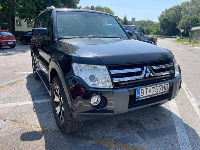 Mitsubishi Pajero 3,2 DiD 7 miestne