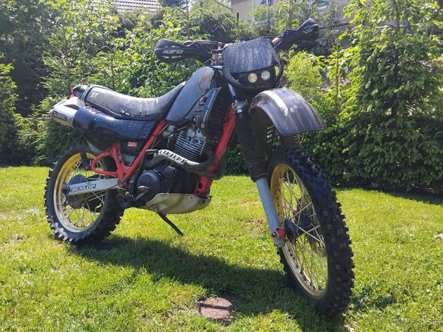 YAMAHA XT 600