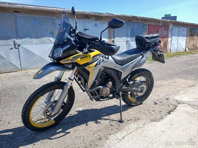 VOGE 300 RALLY