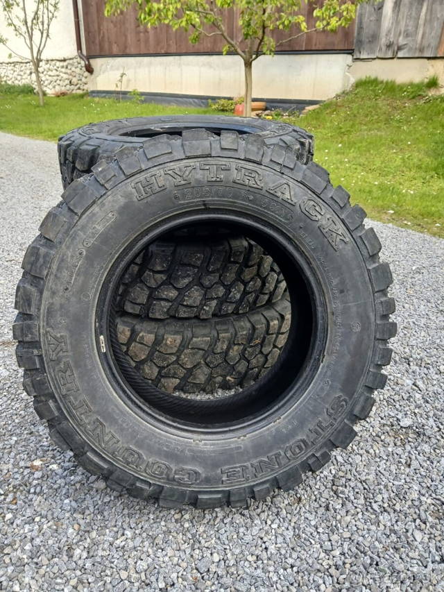 Offroad pneu 205/70 R15