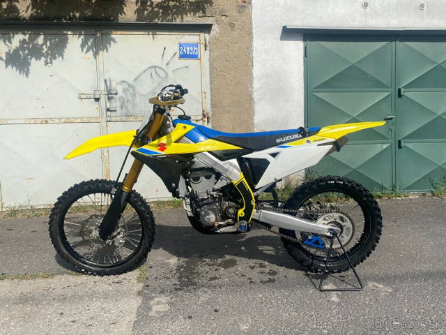 • SUZUKI RMZ 450 •